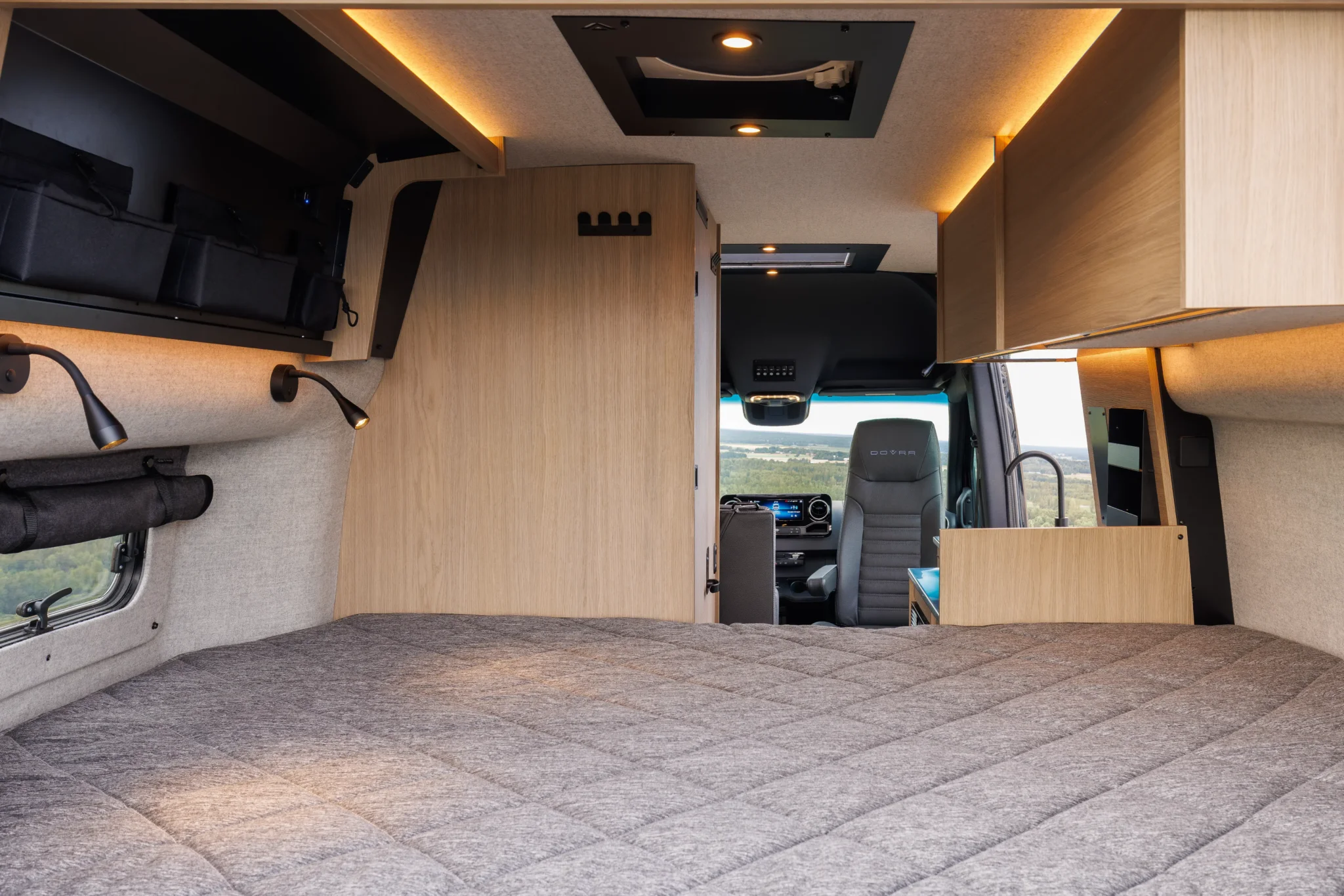 Dovra RIG X-610_Interior_2